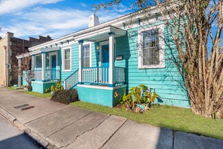 Savannah, GA Storefront Retail/Residential - 8 E 41st St