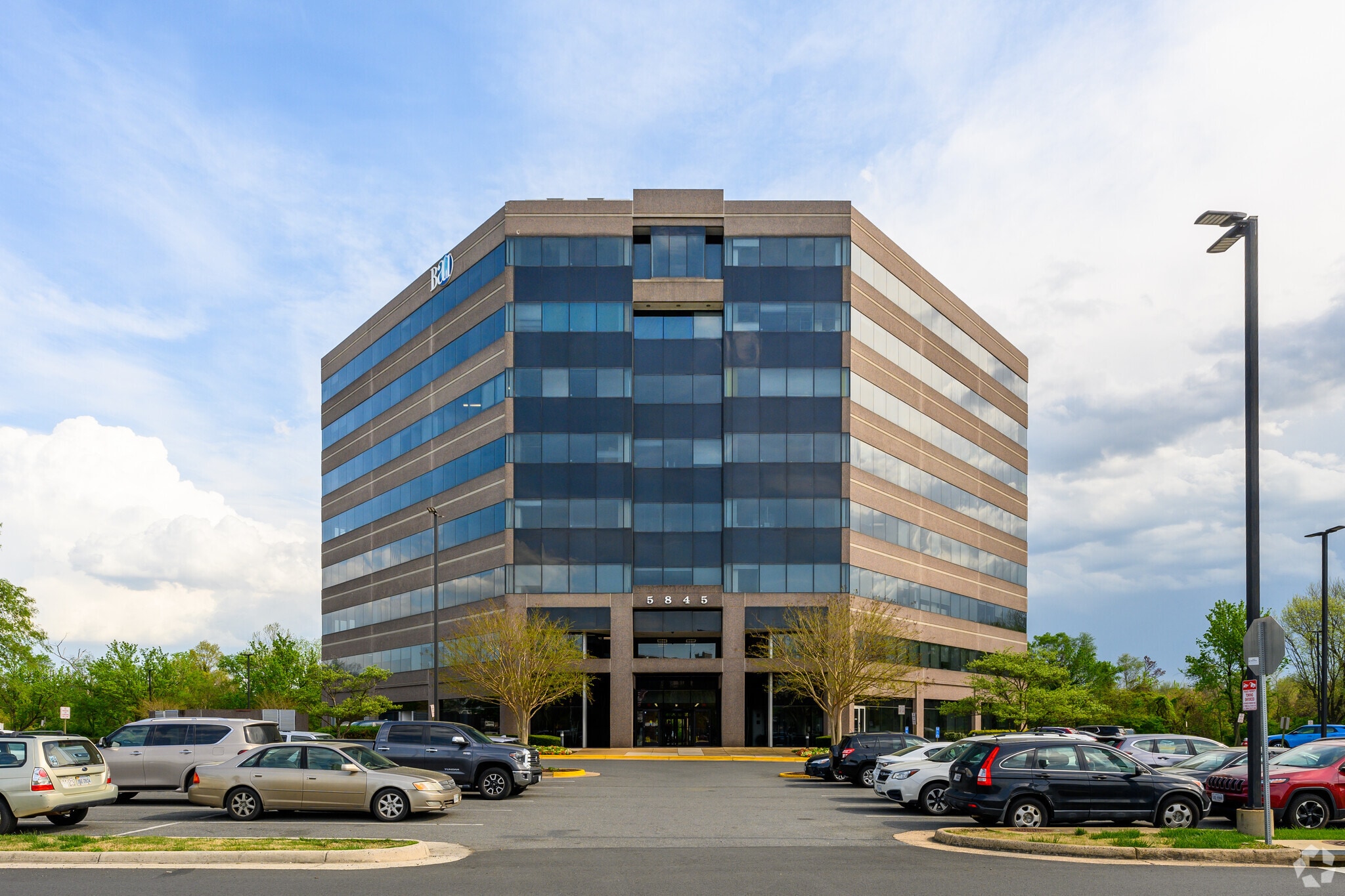 5845 Richmond Hwy, Alexandria, VA for Sale