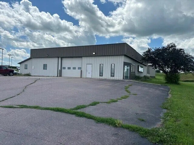 24605 Klein Ave, Dell Rapids, SD for Sale