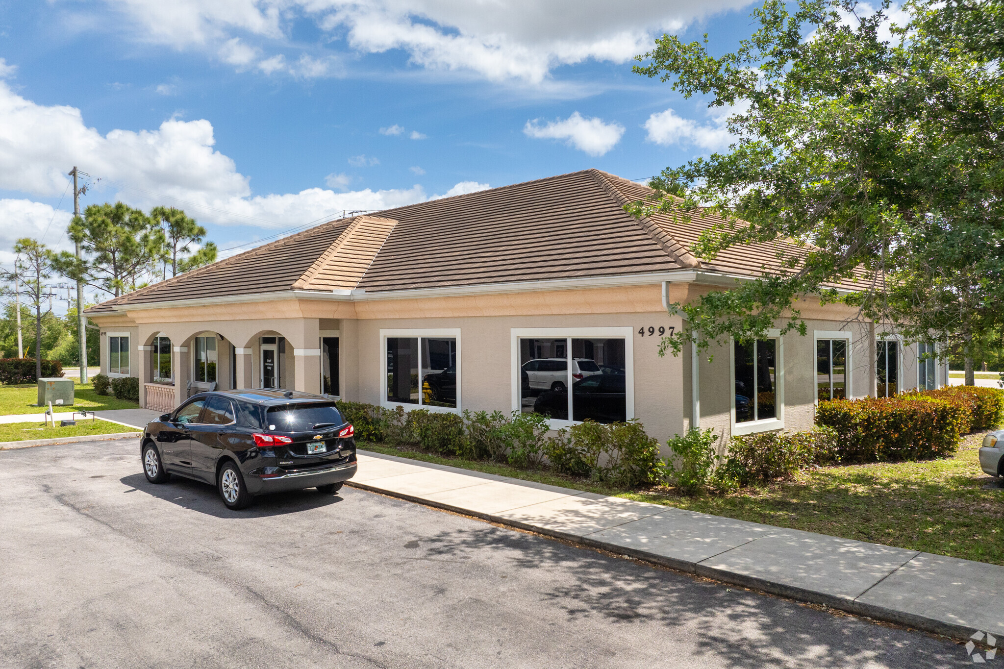 4995-4997 Royal Gulf Cir, Fort Myers, FL for Sale