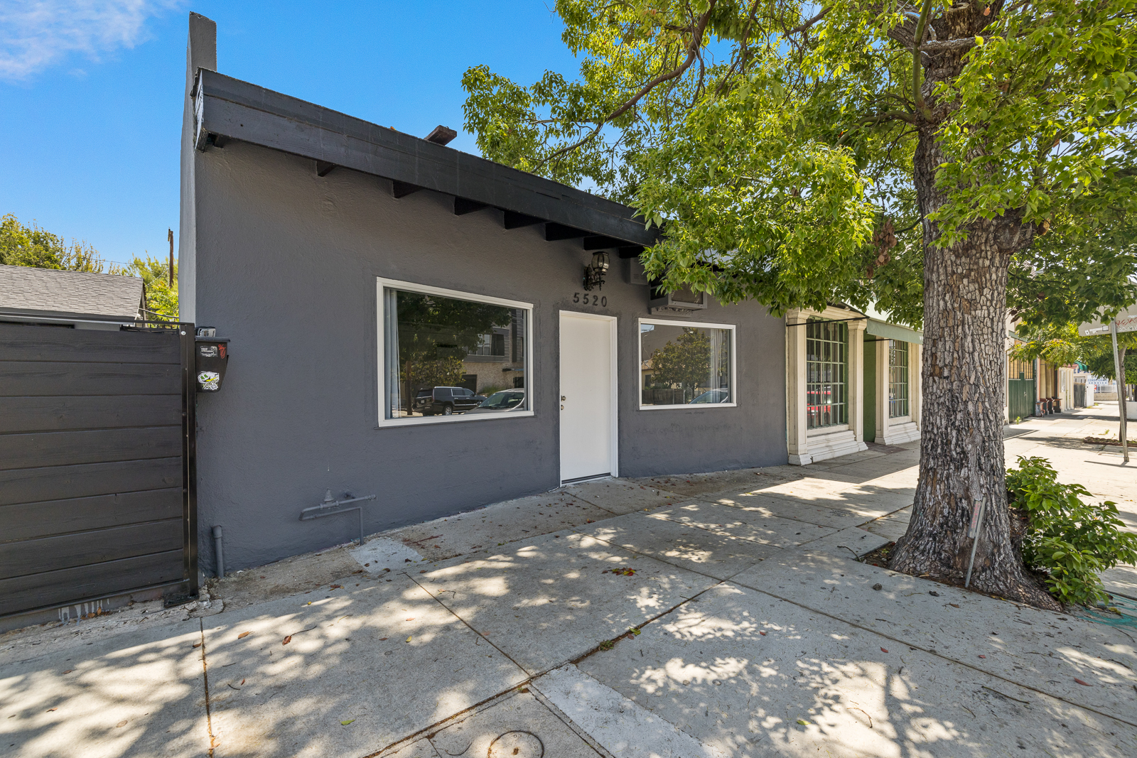 5520-5522 Cahuenga Blvd, North Hollywood, CA for Sale