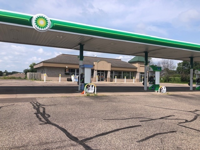 4304 Jeffers Rd, Eau Claire, WI for Sale
