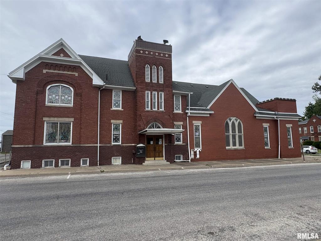 170 W Hurst St, Bushnell, IL for Sale