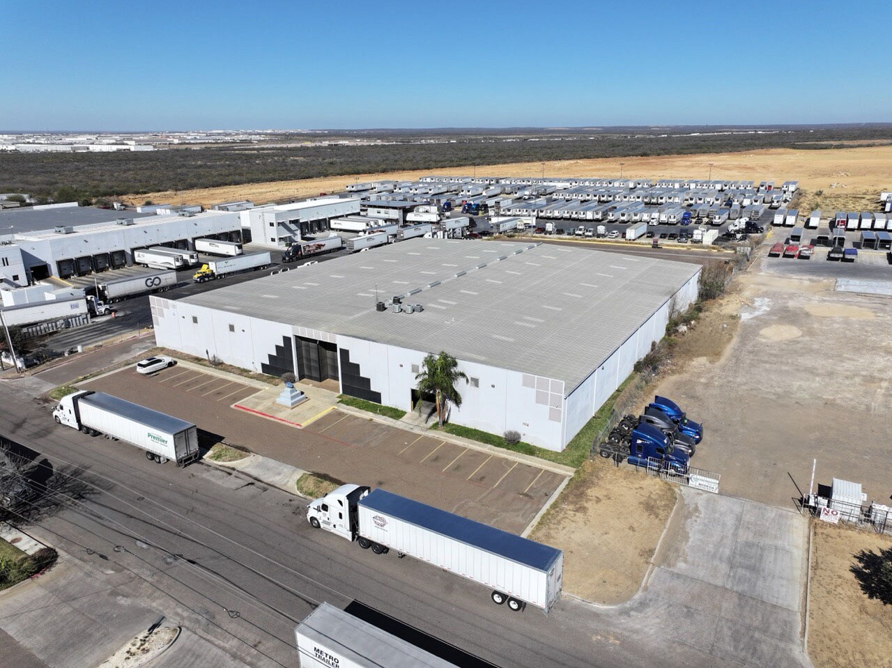 814 Union Pacific Blvd, Laredo, TX for Rent