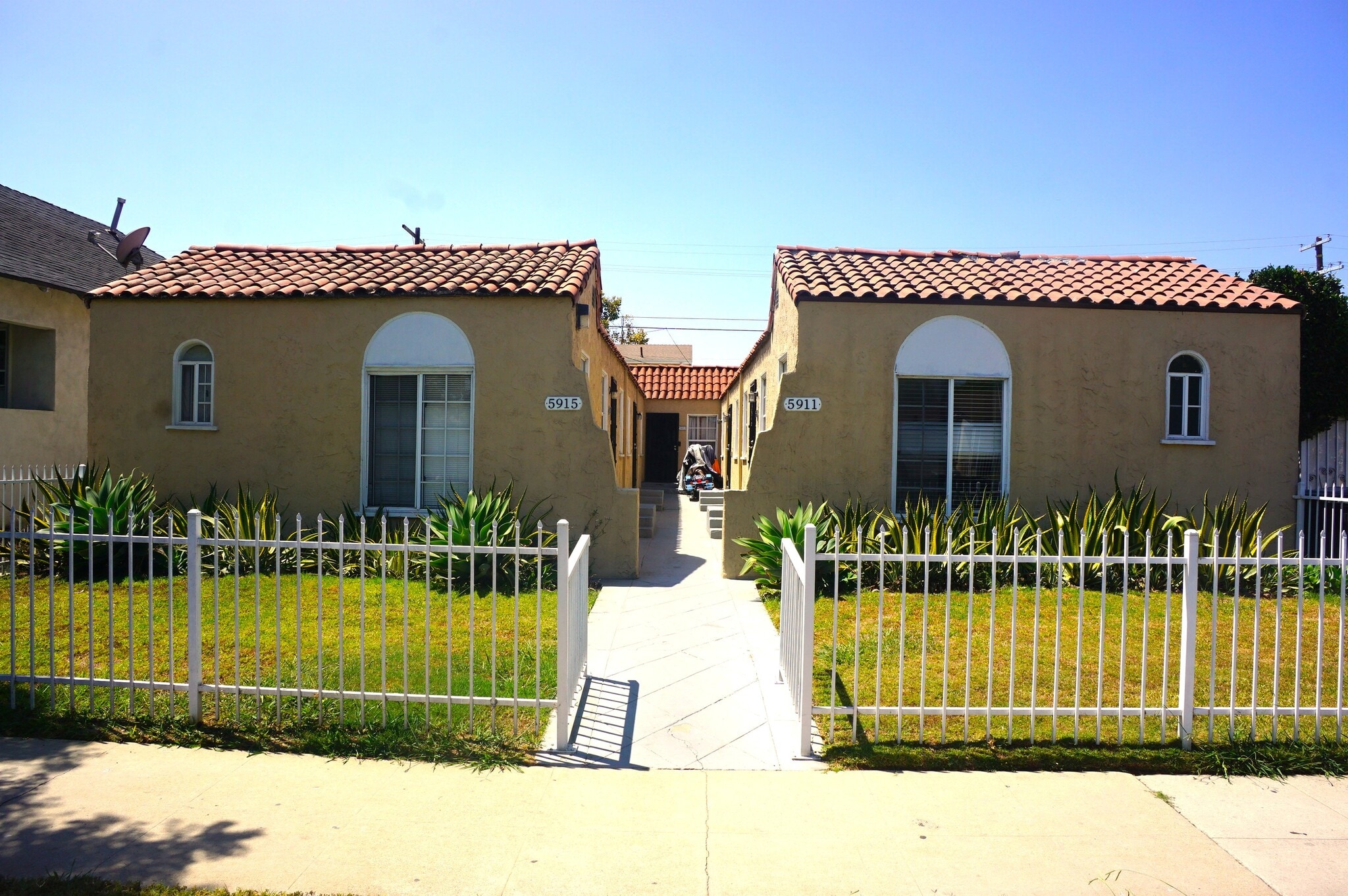 5911 S Wilton Pl, Los Angeles, CA for Sale
