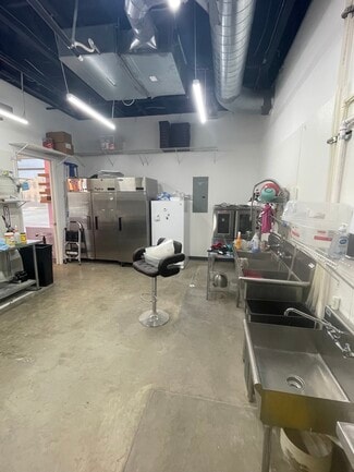 Bryan, TX Retail - 305 W 27th St Bryan, TX Retail - 305 W 27th St
