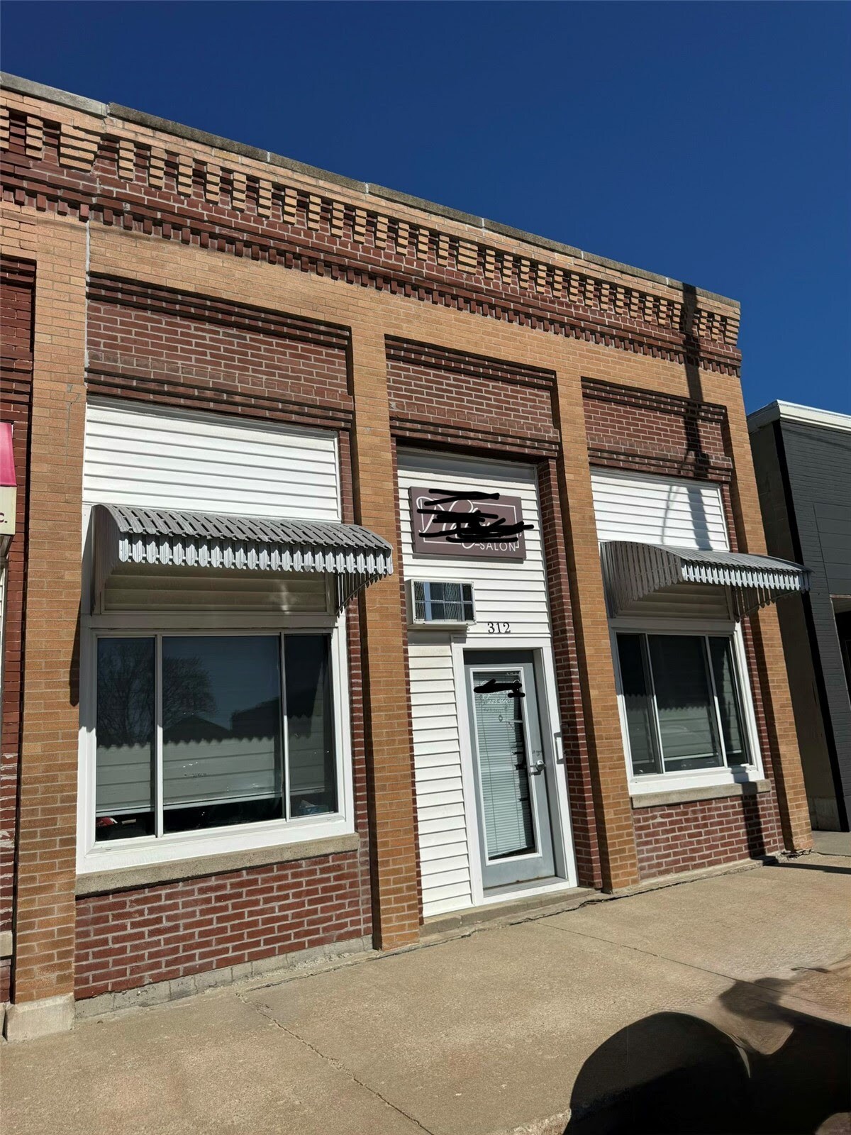 312 W Wood St, Urbana, IA for Sale