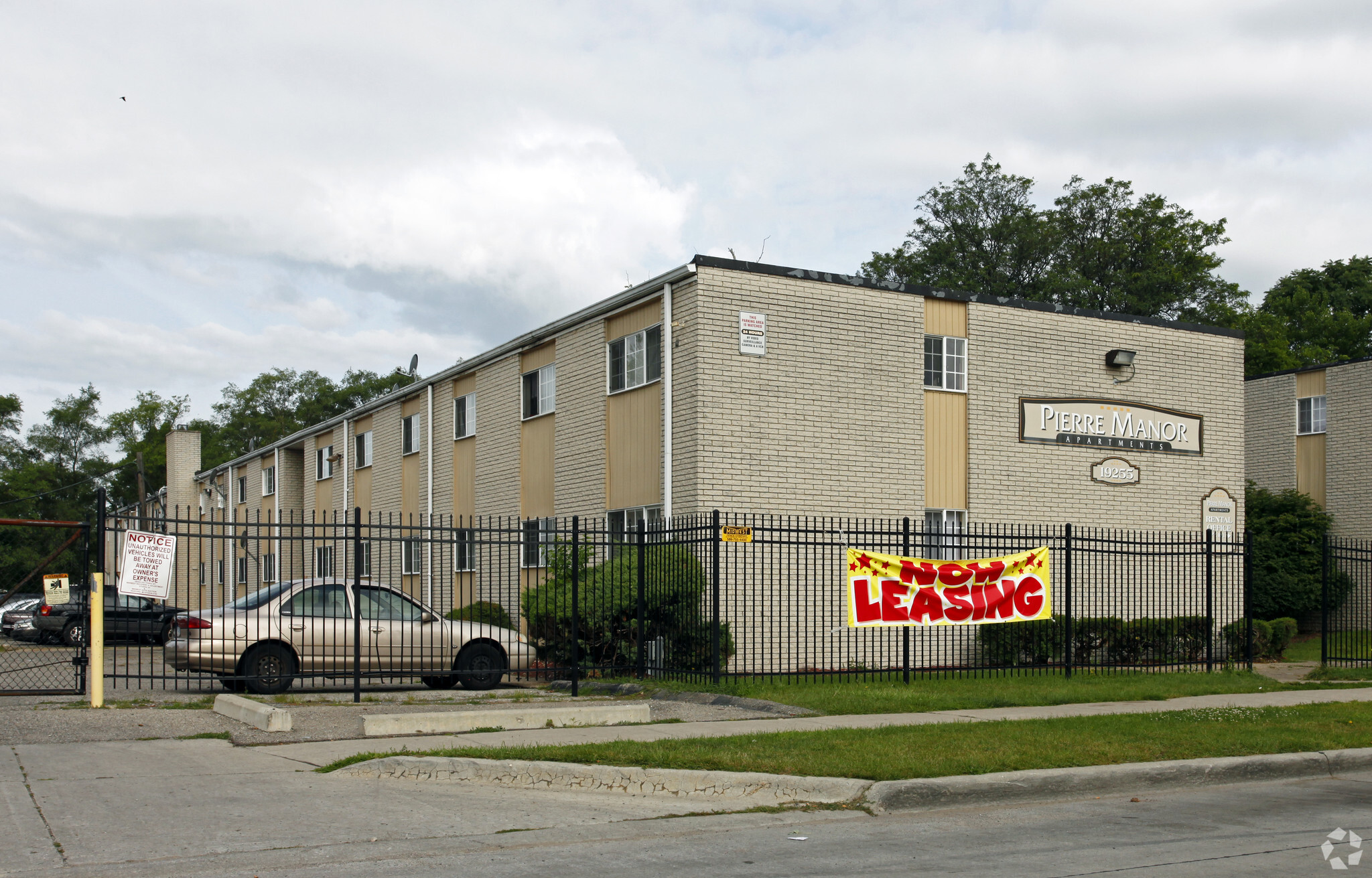 19255-19333 Shiawassee Dr, Detroit, MI for Sale