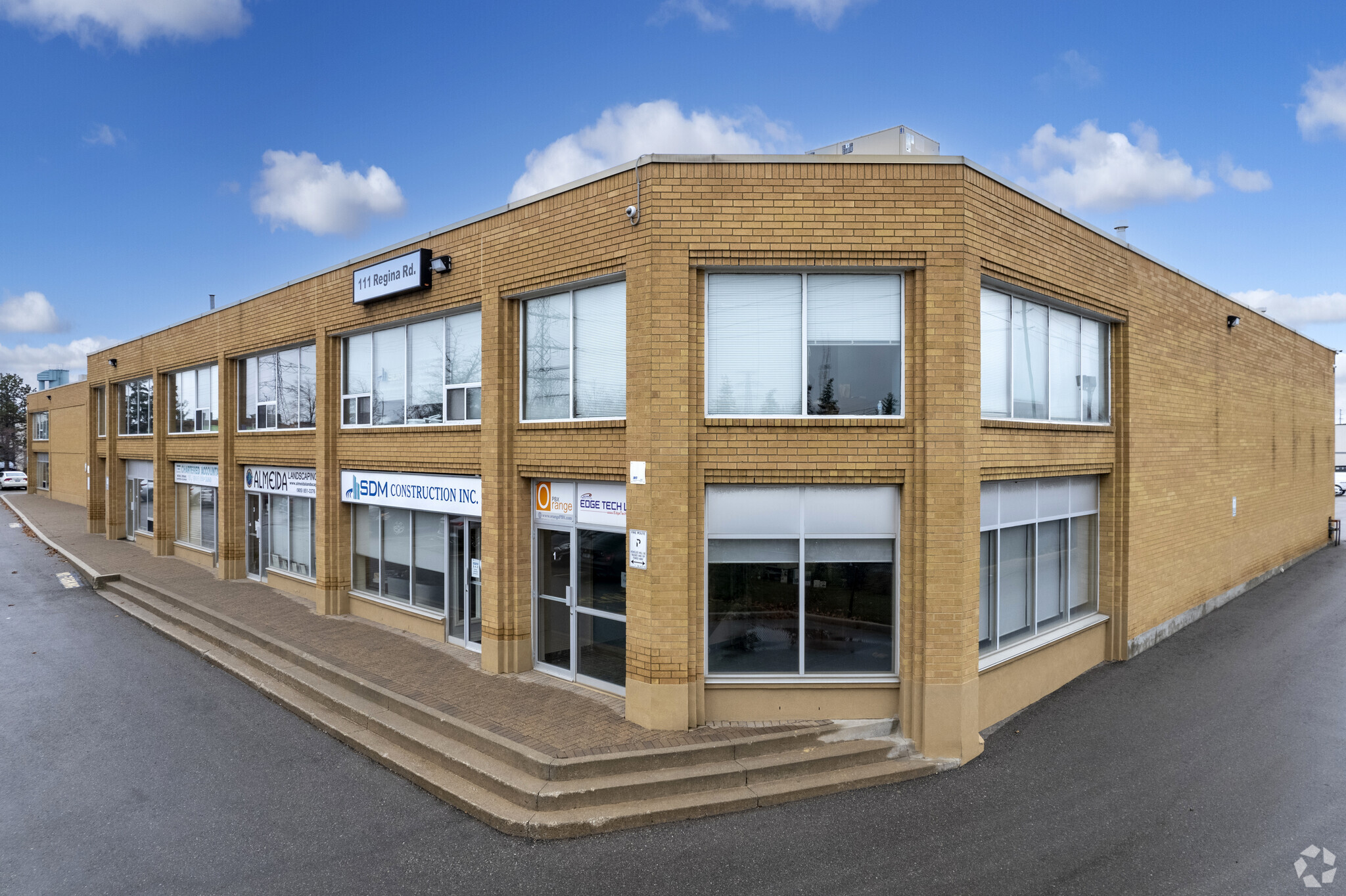 111 Regina Rd, Vaughan, ON for Rent