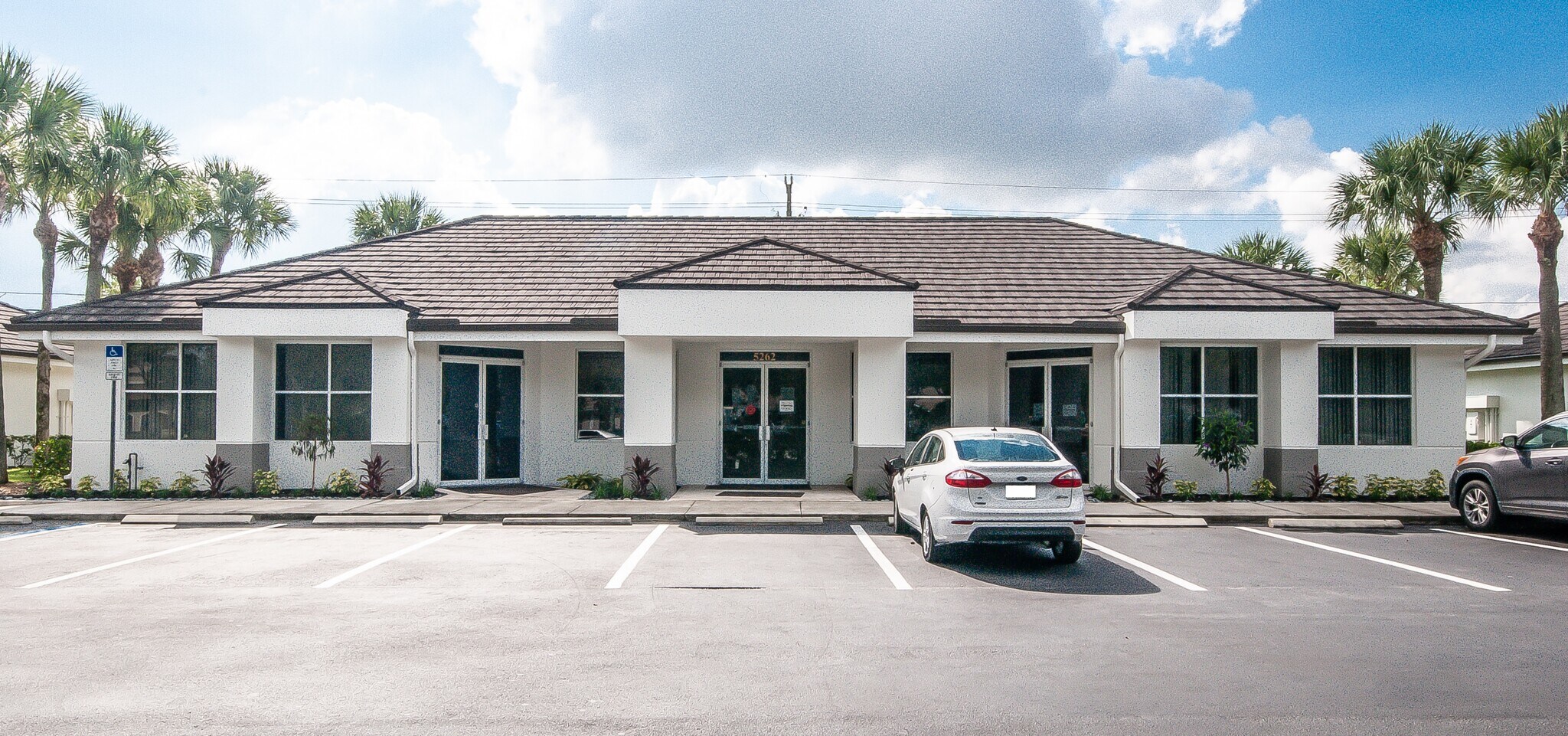 5262 Golden Gate Pky, Naples, FL for Rent