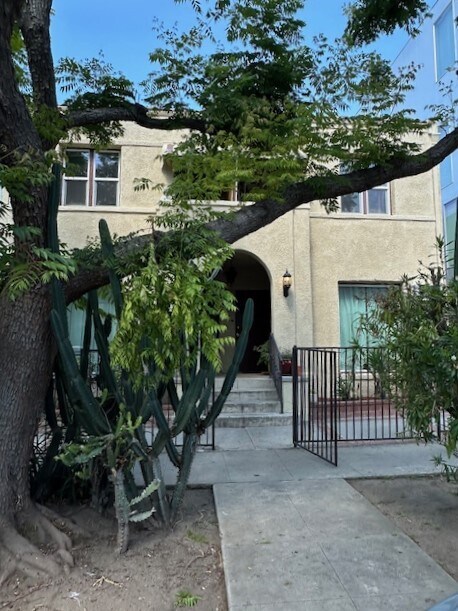 603-607 1/2 N. Bronson Av, Los Angeles, CA for Sale