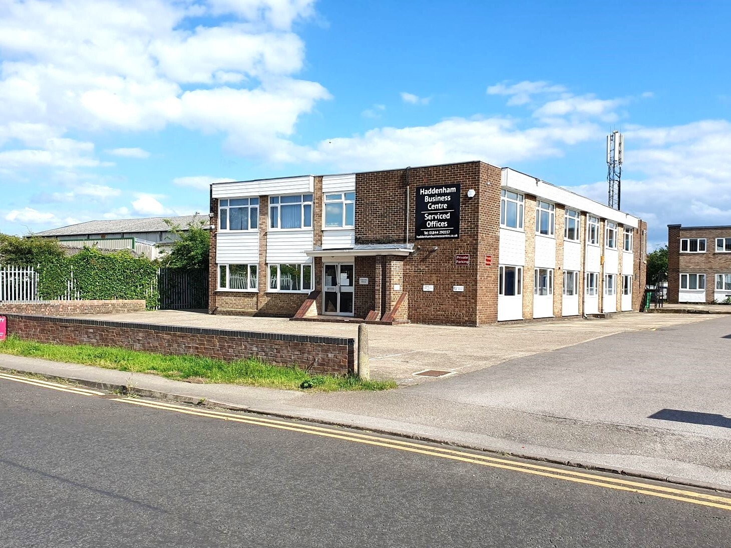 Thame Rd, Haddenham, BKM for Sale