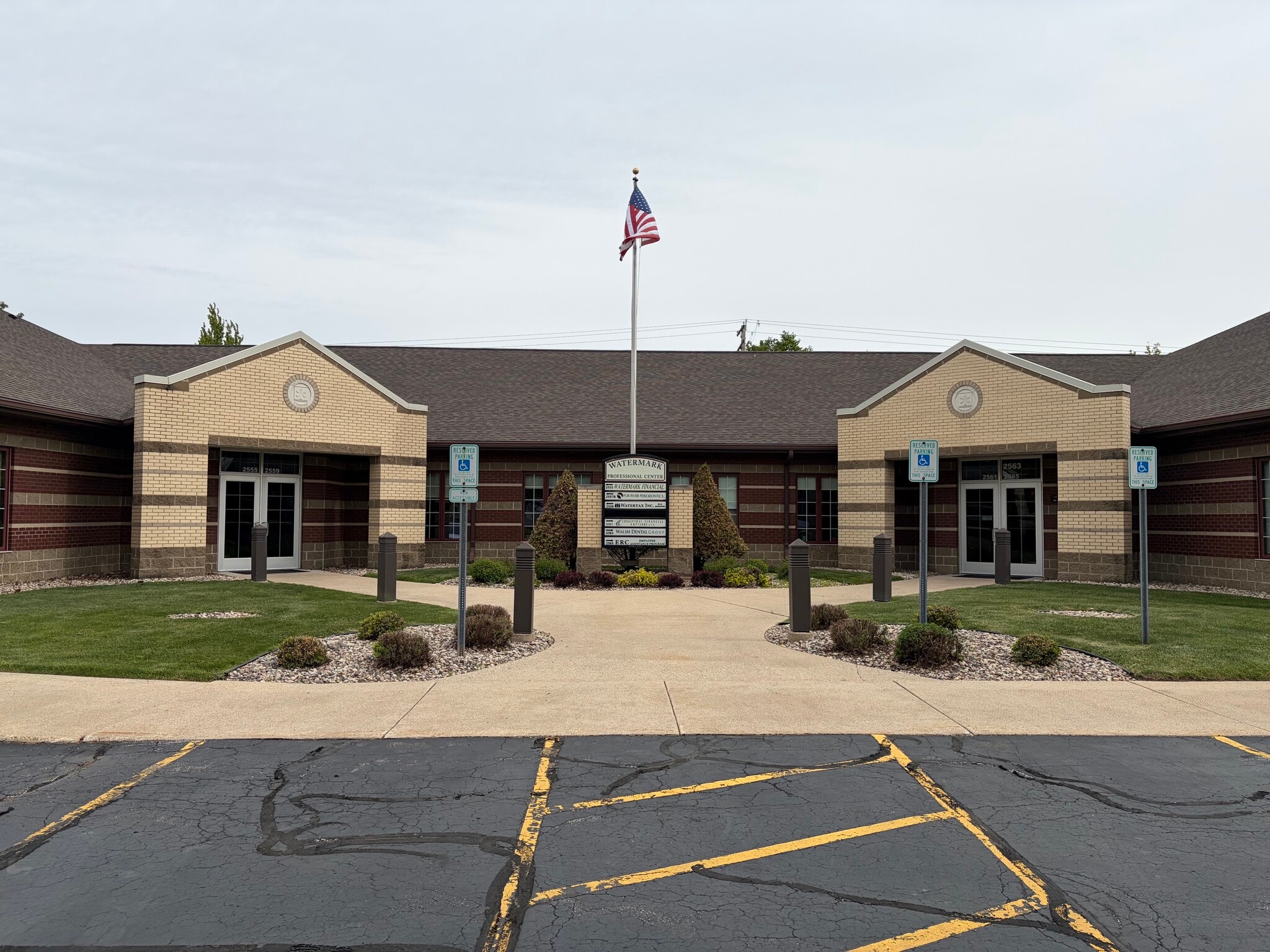 2555-2565 E Calumet St, Appleton, WI for Sale