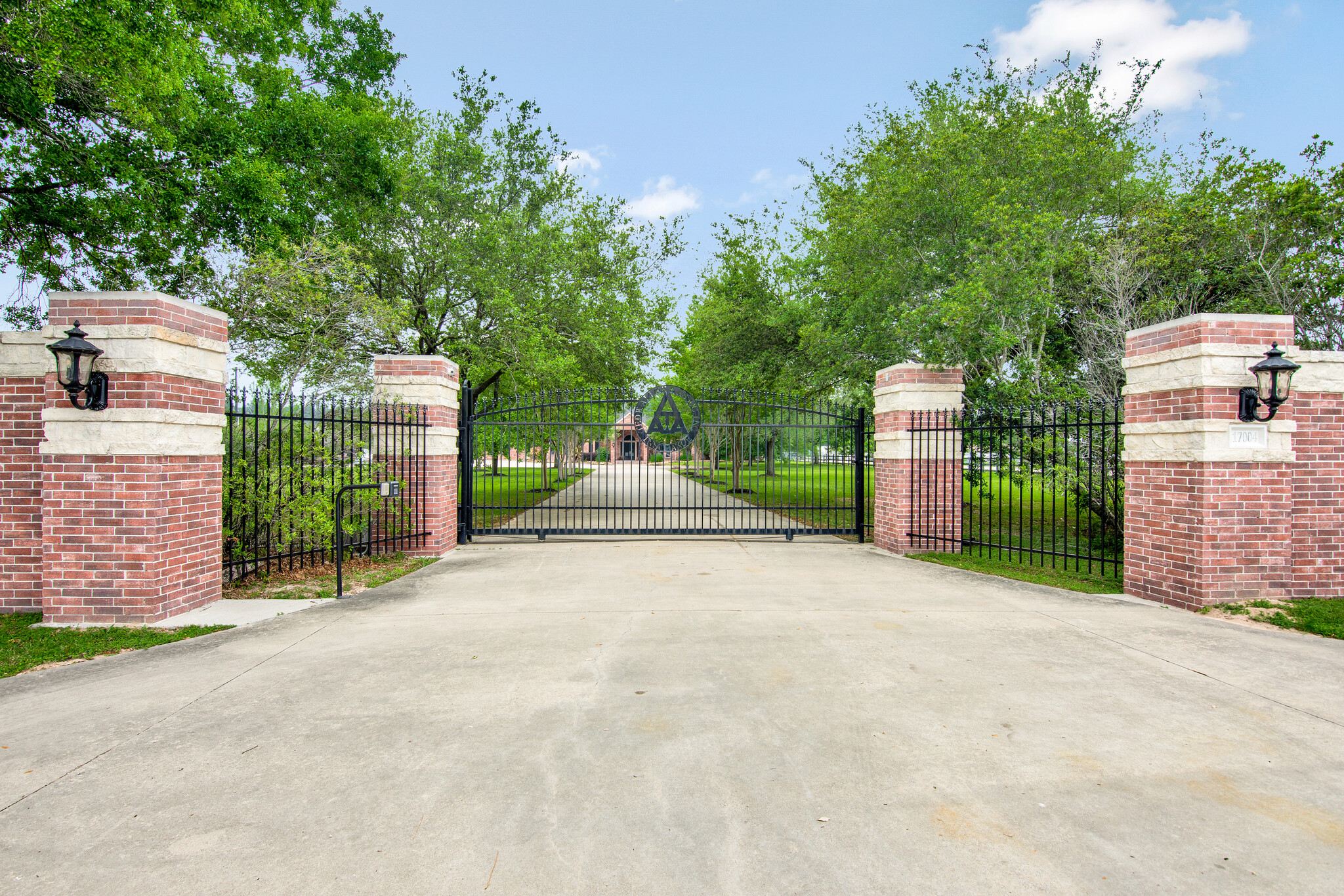 17004 Grant Rd, Cypress, TX for Sale