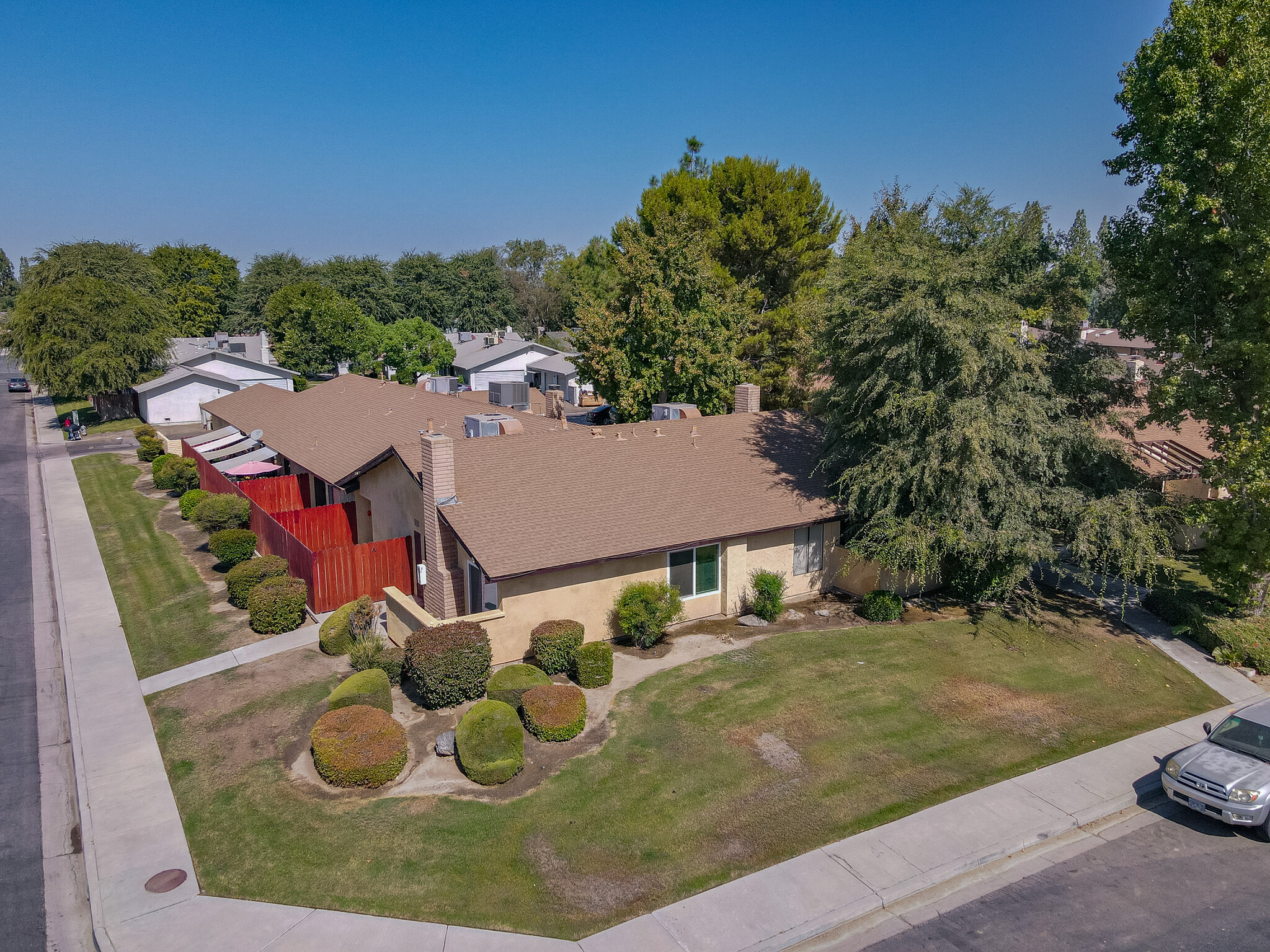 6913 Klamath Way, Bakersfield, CA for Sale