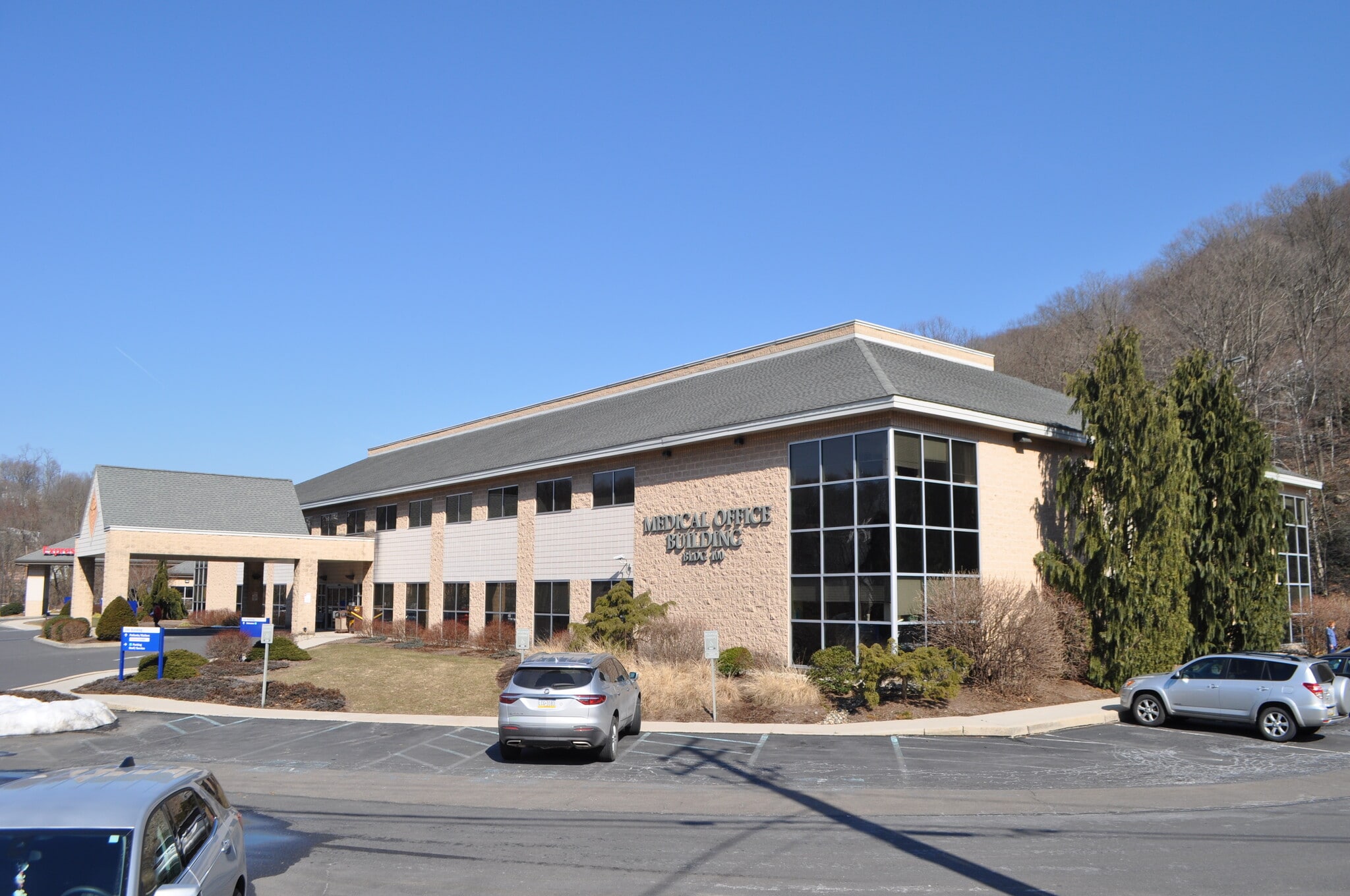 100 Schuylkill Medical Plz Pottsville, PA 17901 Office Property for