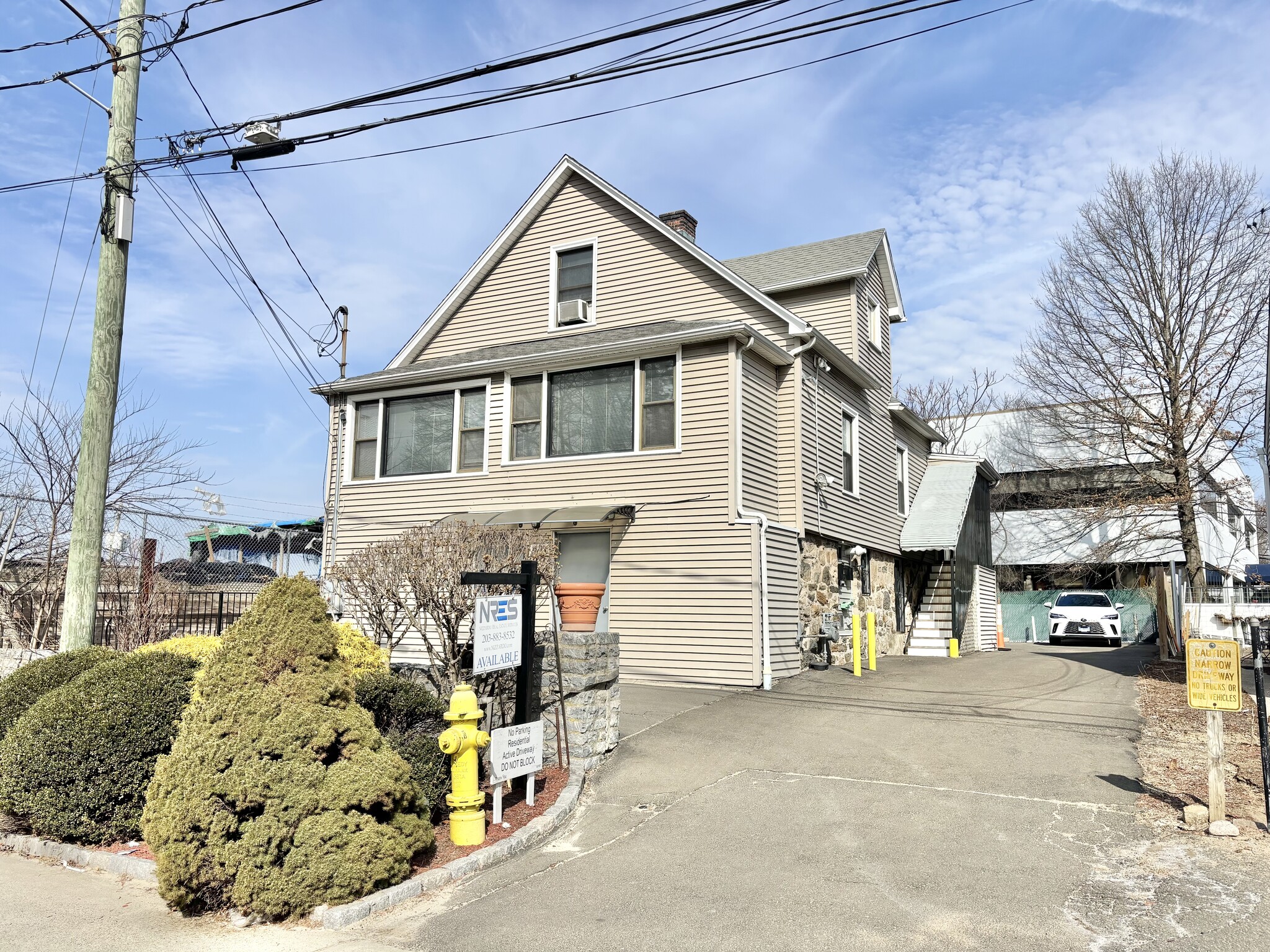 39 Grenhart Rd, Stamford, CT for Rent