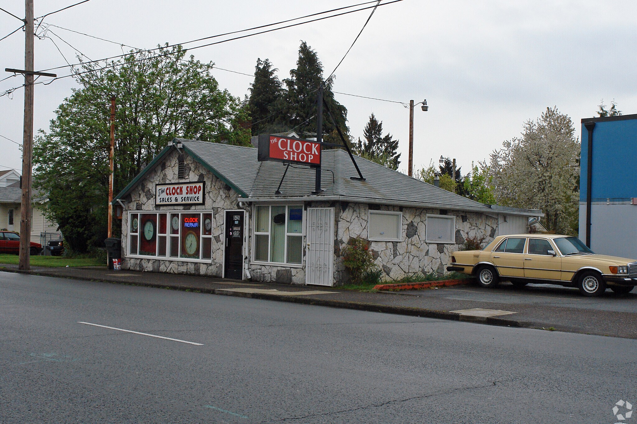 8426 SE Stark St, Portland, OR for Sale