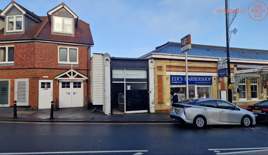 26 Station Av, Caterham, SRY for Rent