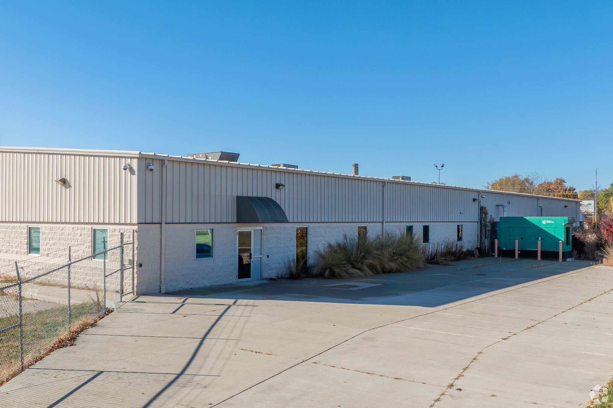 200 Enterprise Dr, Pekin, IL for Sale