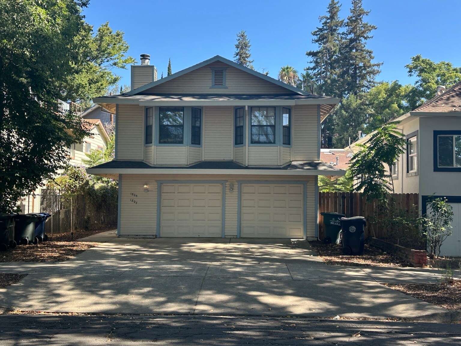 1805 V St, Sacramento, CA for Sale