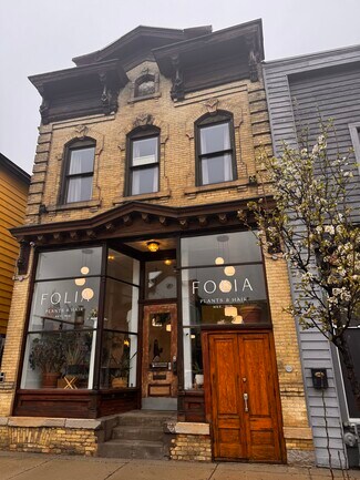 Milwaukee, WI Storefront Retail/Residential - 719 S 5th St