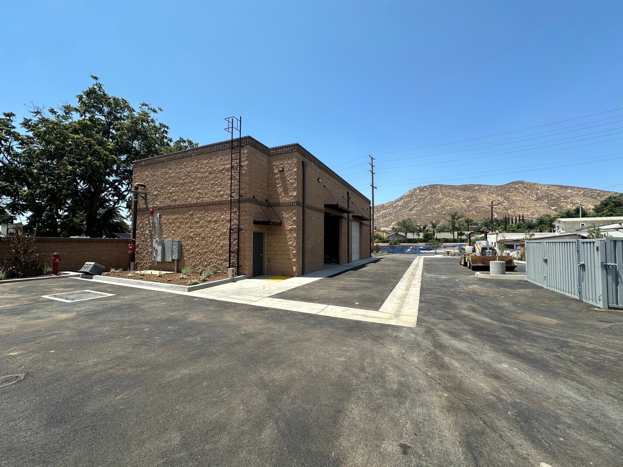 12277 La Cadena Dr, Colton, CA for Rent
