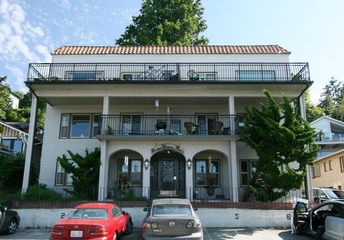 2250 Bonair Pl SW, Seattle, WA for Sale