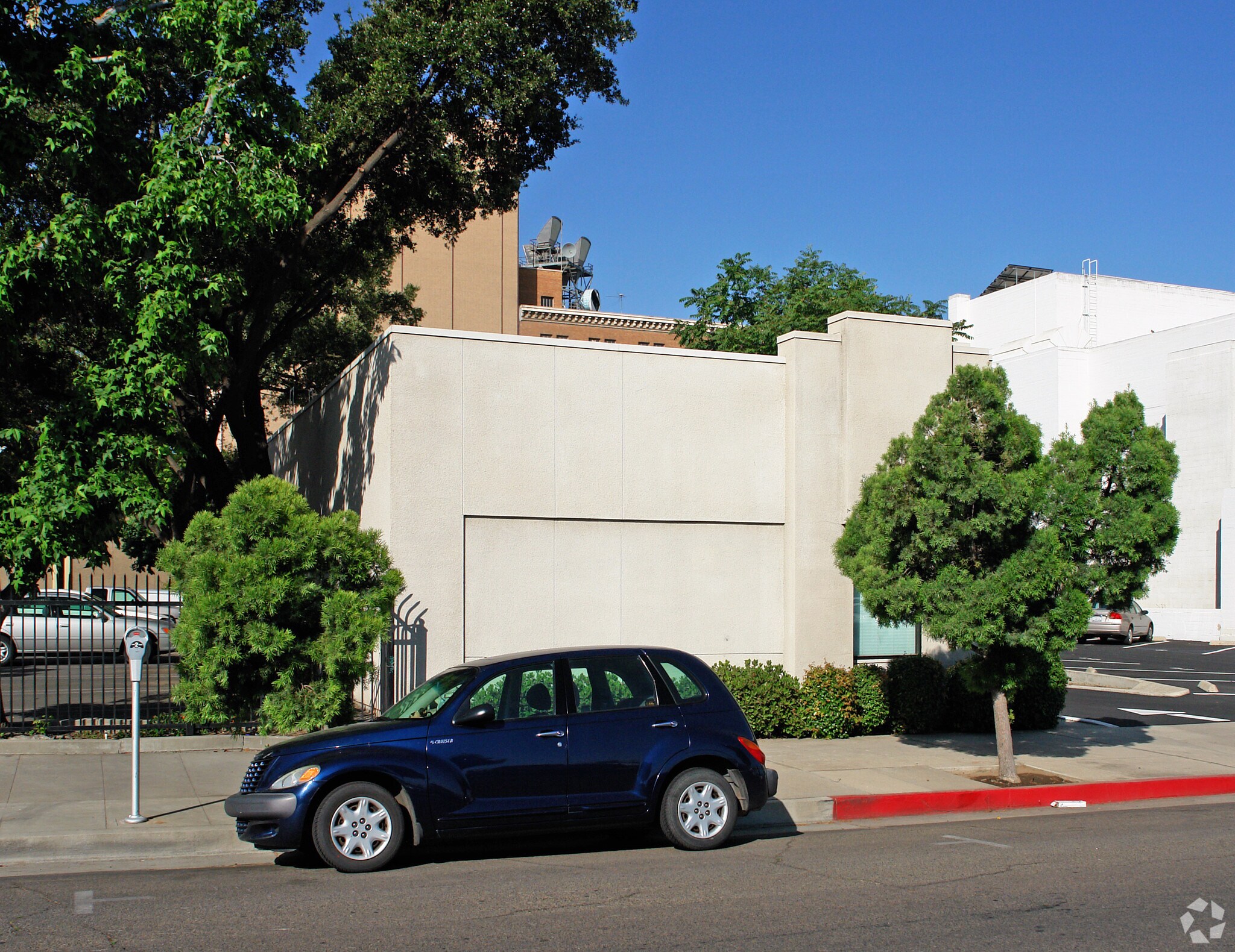 1435 L St, Fresno, CA for Sale