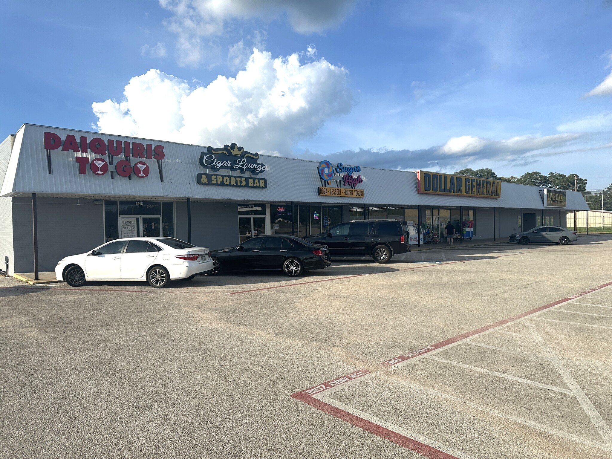 1404 Walnut St, Columbus, TX for Rent