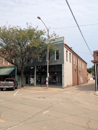 Greenville, IL Retail - 215 W College Ave