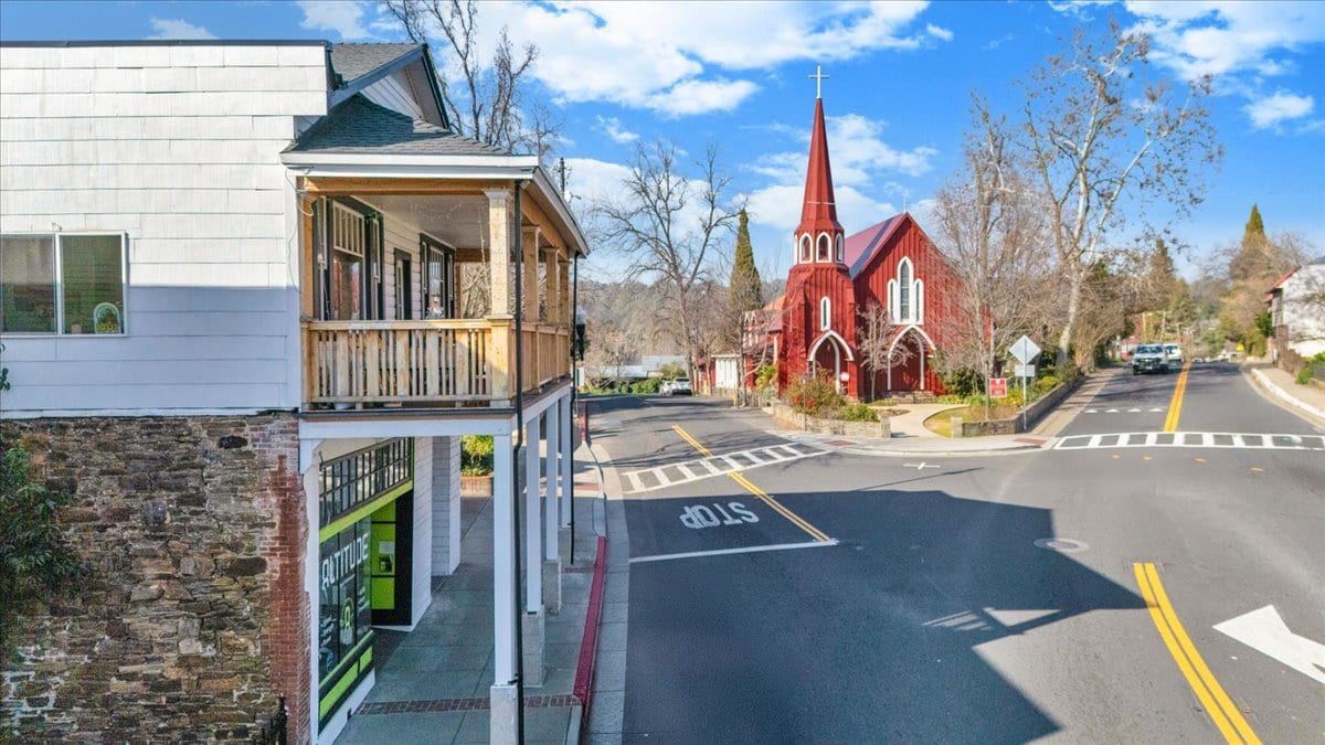 134 N Washington St, Sonora, CA for Sale