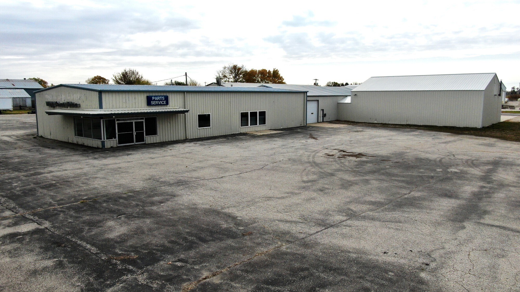 1304 Central Ave E Clarion, IA 50525 Industrial Property for Sale on