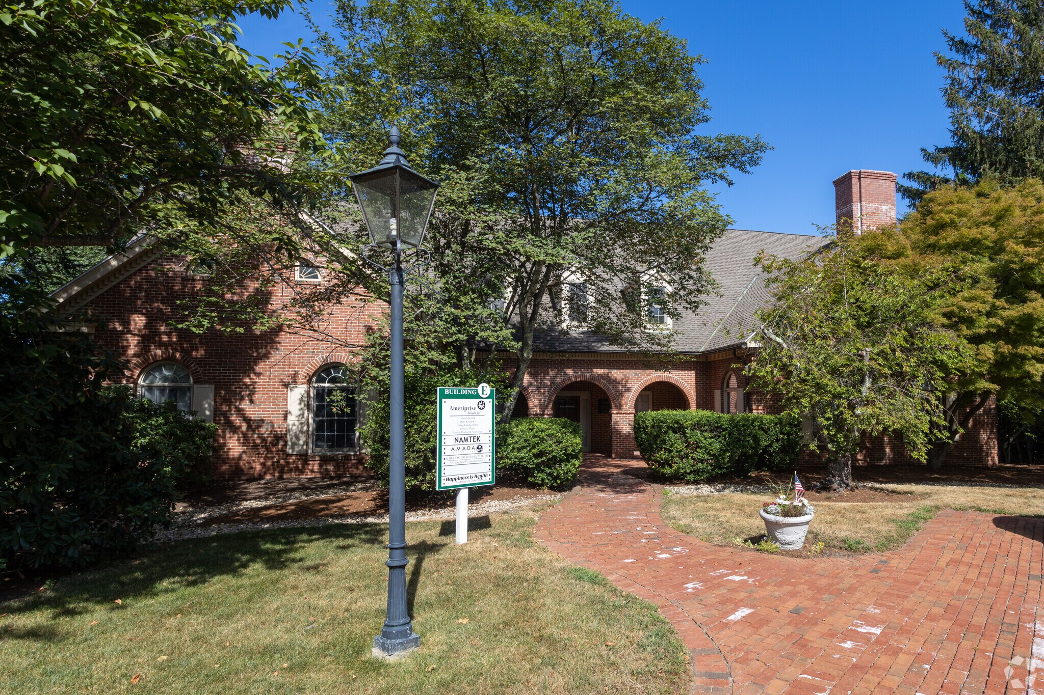 116 S River Rd, Bedford, NH for Rent