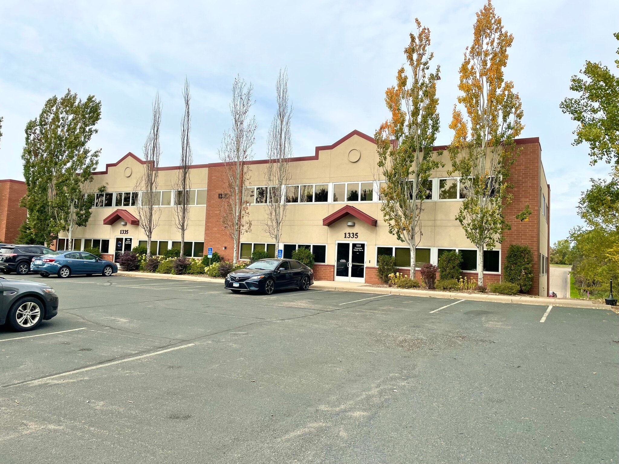 1335 Corporate Center Curv, Saint Paul, MN for Rent
