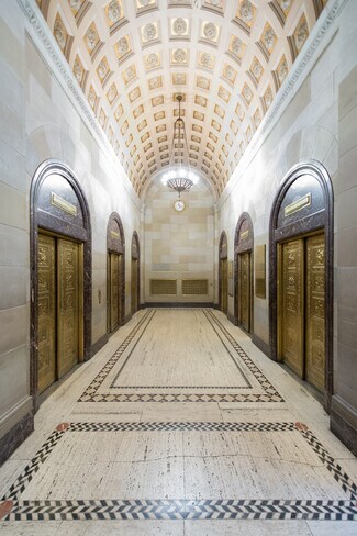 Montréal, QC Office - 360 Rue Saint-Jacques Montréal, QC Office - 360 Rue Saint-Jacques