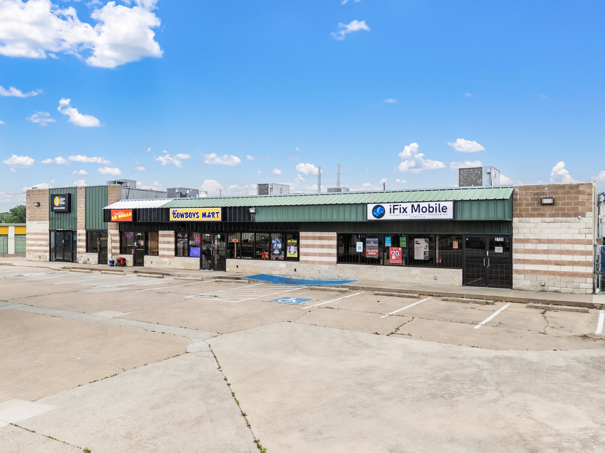 2712-2720 W Division St, Arlington, TX for Sale