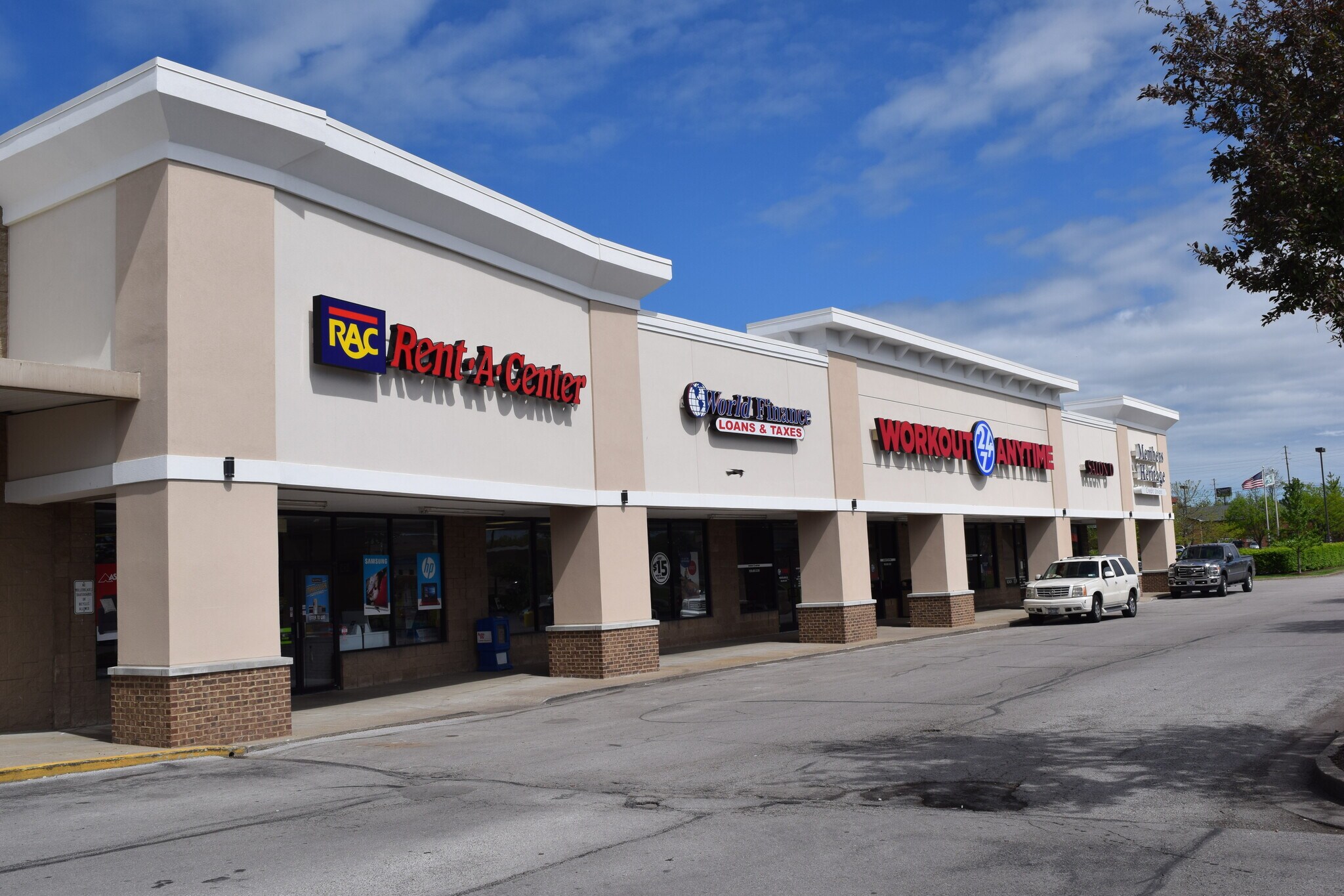 1037 N Main St, Nicholasville, KY for Rent