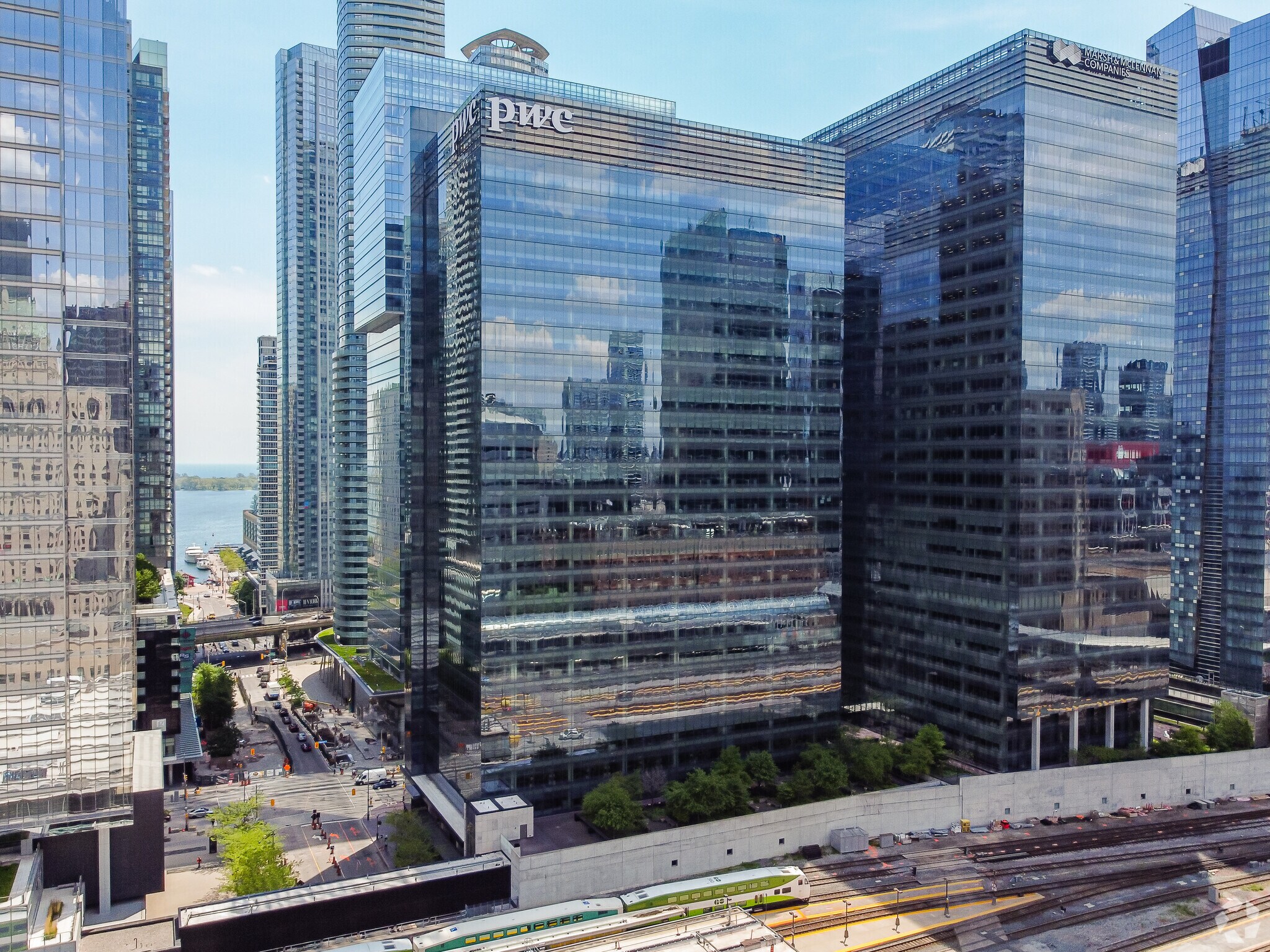 18 York St, Toronto, ON for Rent