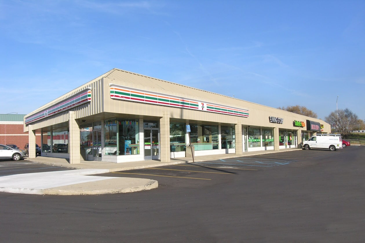 31040-31070 Gratiot Ave, Roseville, MI for Rent