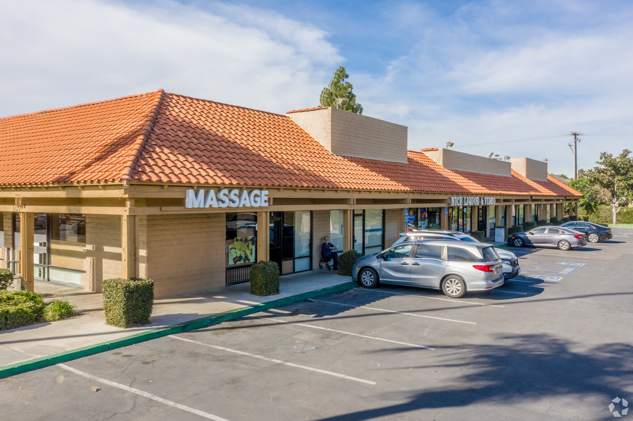 10689 Magnolia Ave, Riverside, CA for Rent