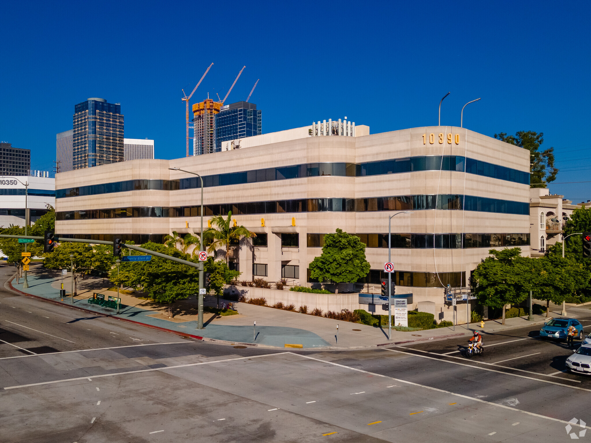 10390 Santa Monica Blvd, Los Angeles, CA for Rent