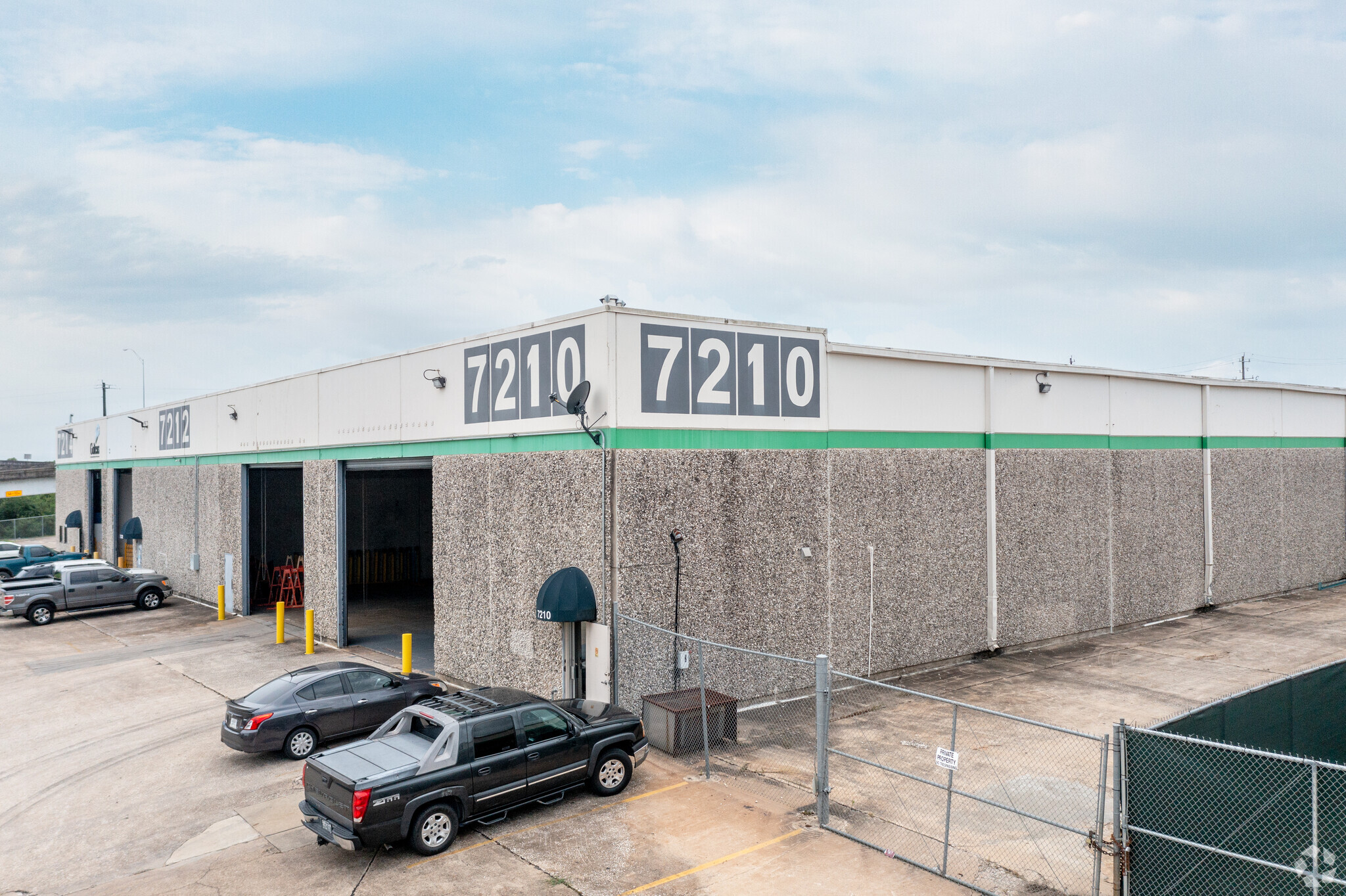 7210-7214 Clinton Dr, Houston, TX for Rent