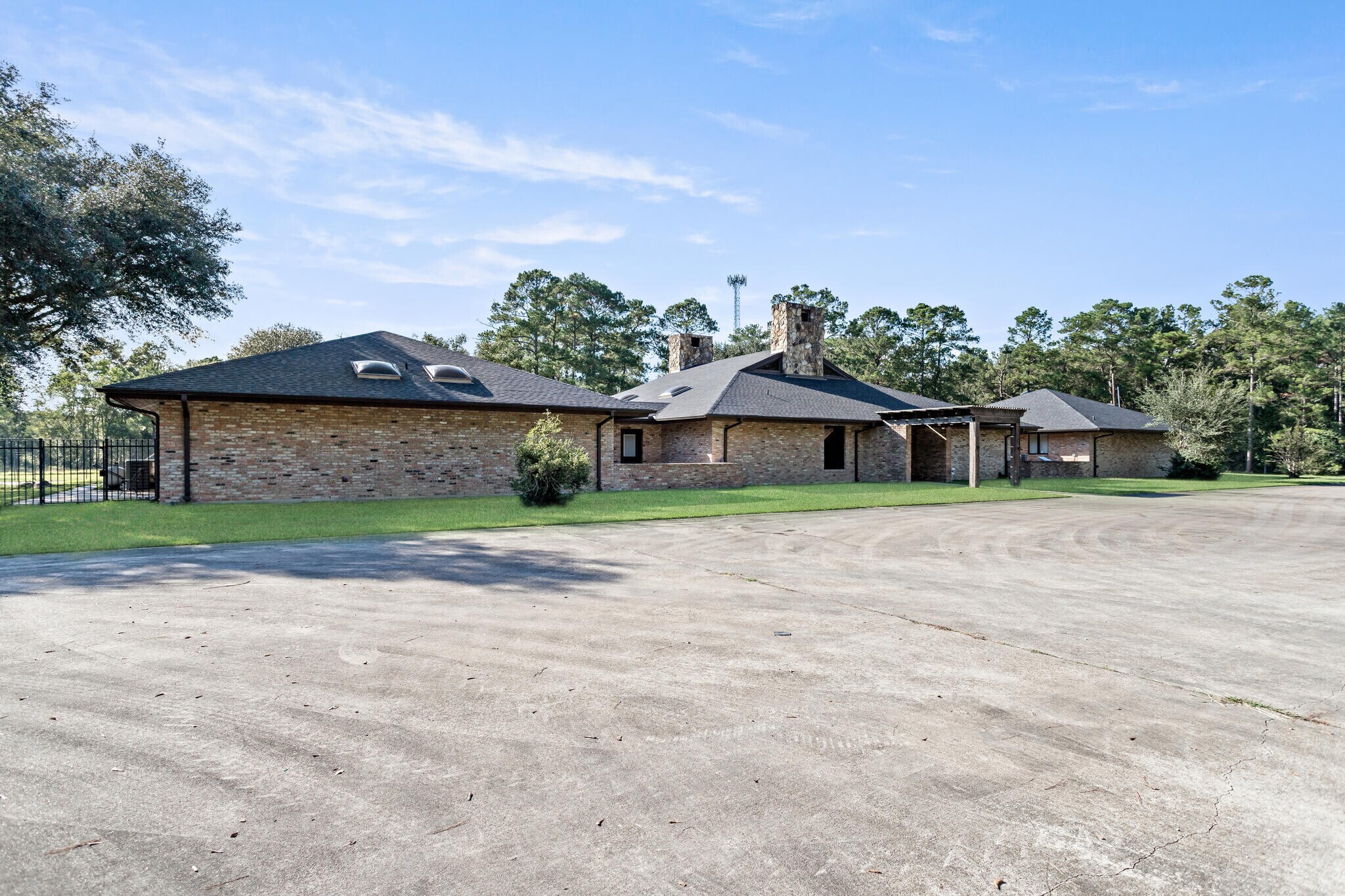 15815 Highway 105, Sour Lake, TX for Sale