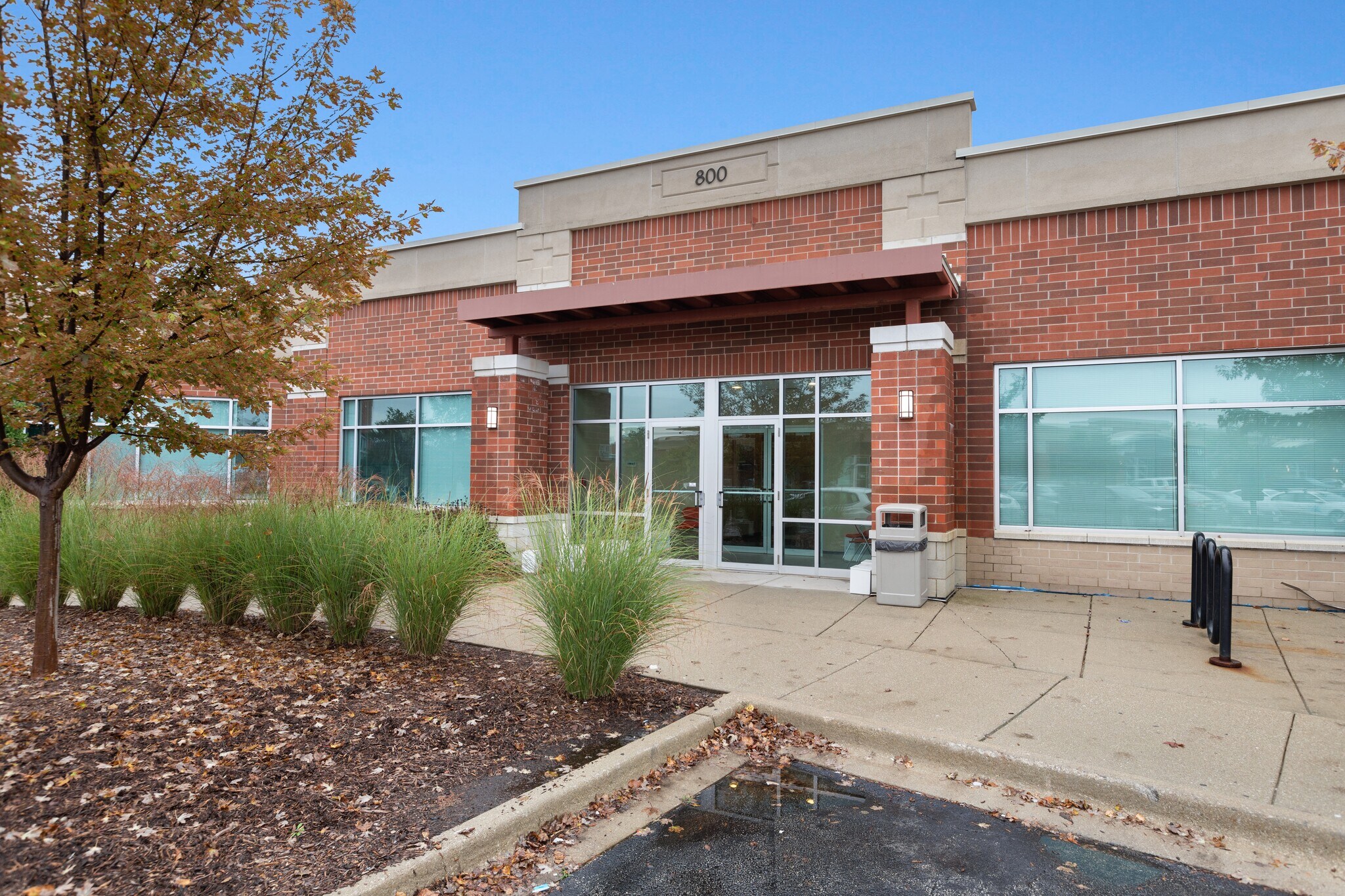 800 E Woodfield Rd, Schaumburg, IL for Sale