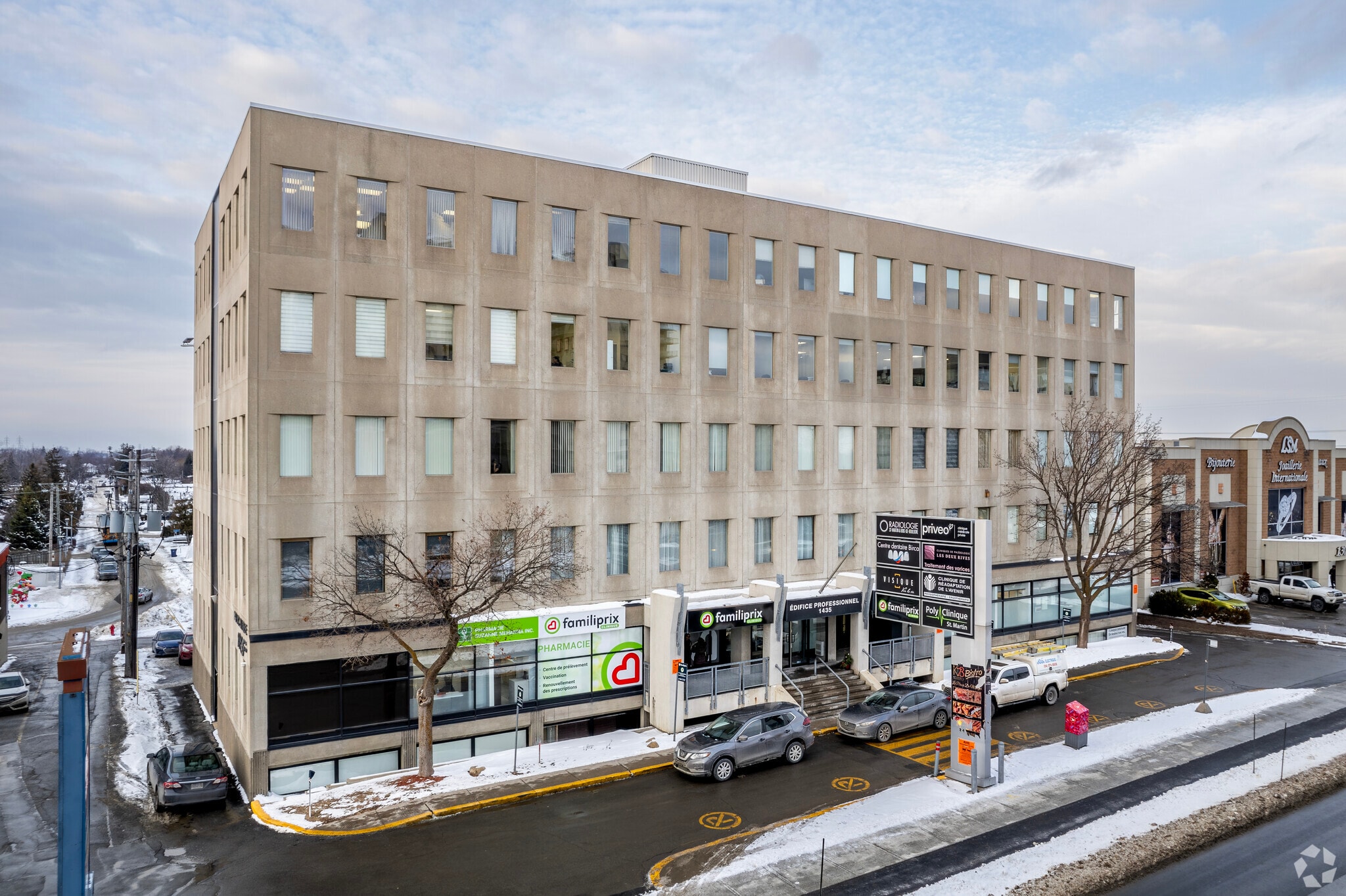 1435 Boul Saint-Martin O, Laval, QC for Rent