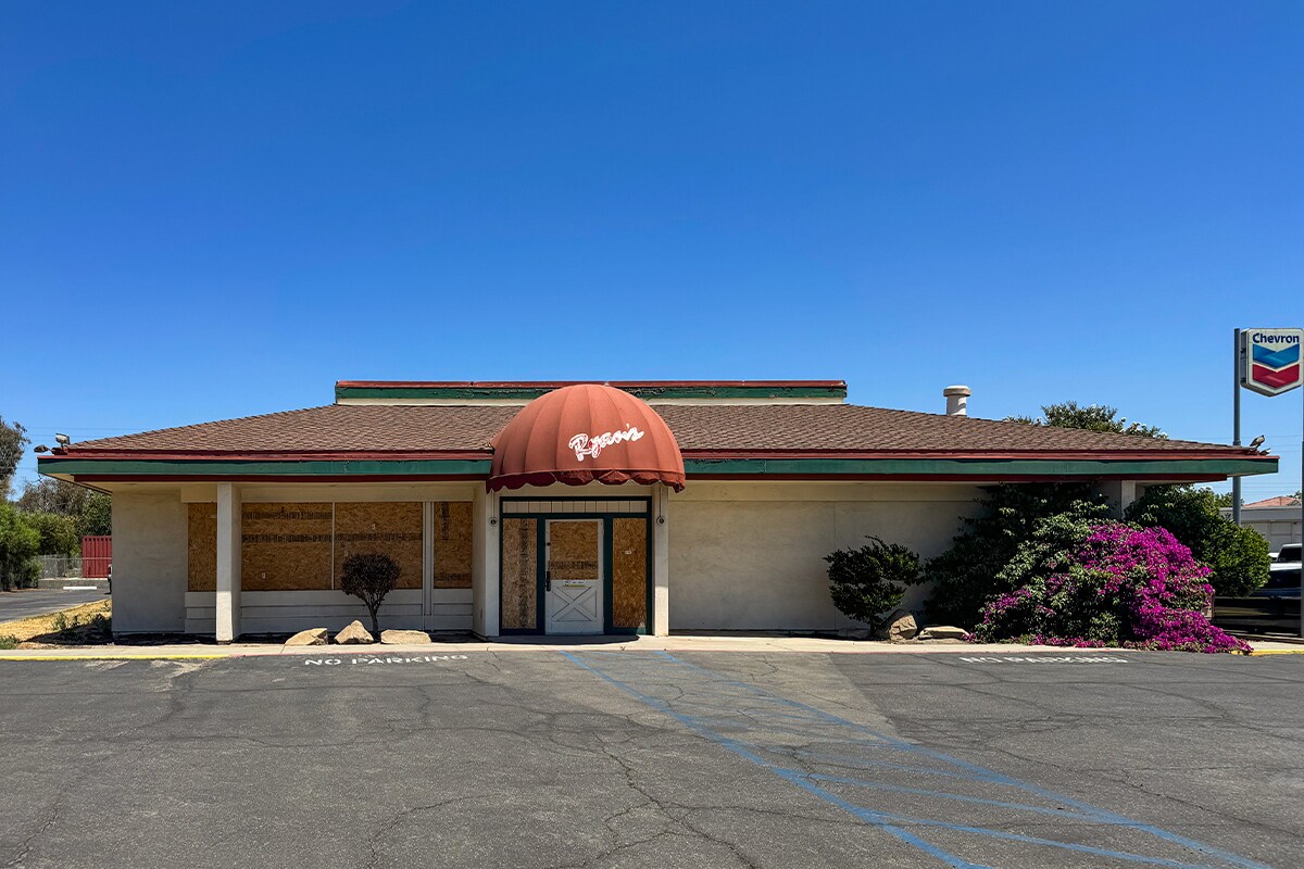 330 S 11th Ave, Hanford, CA for Rent