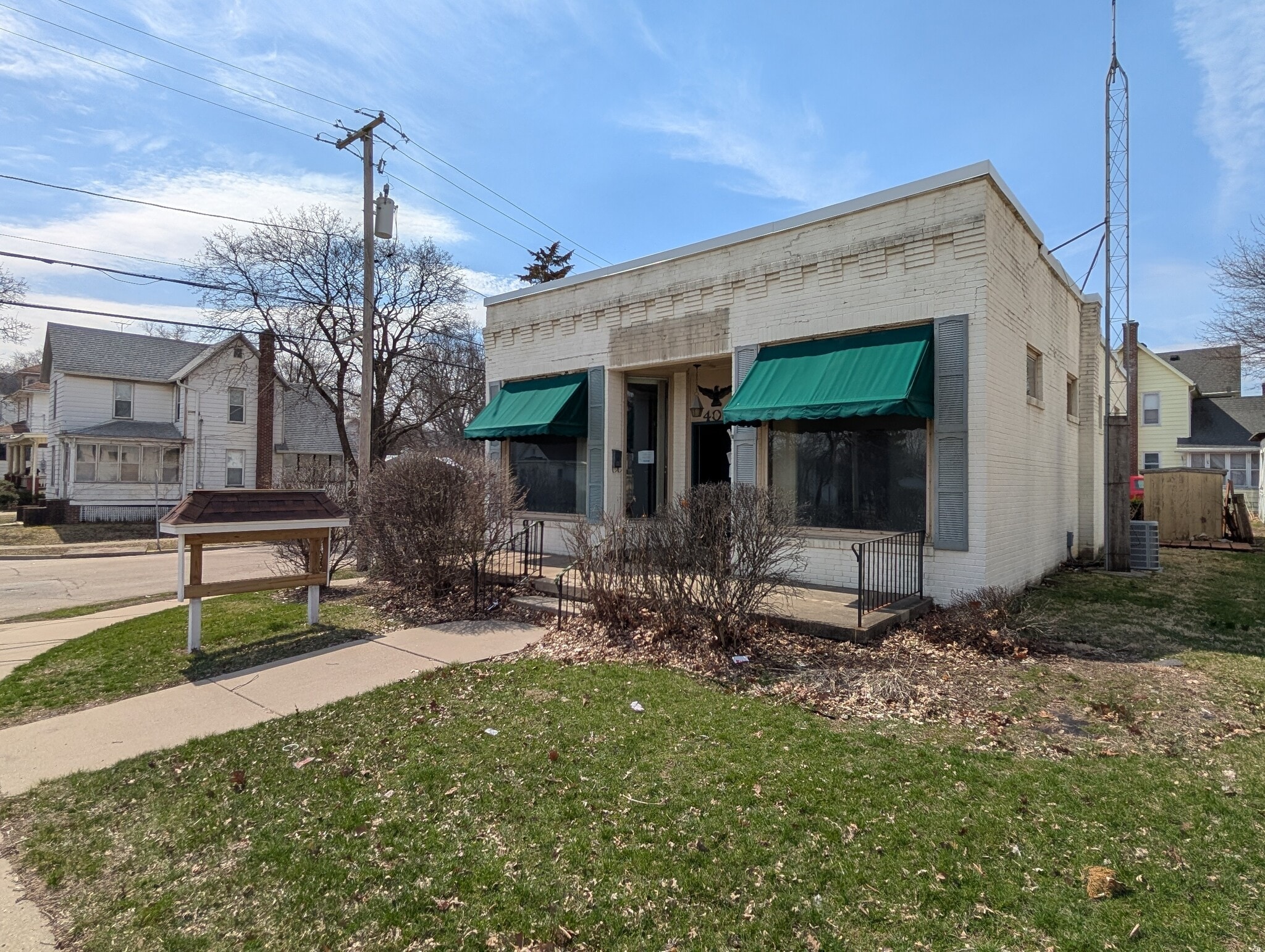 404 N West Ave, Freeport, IL for Sale