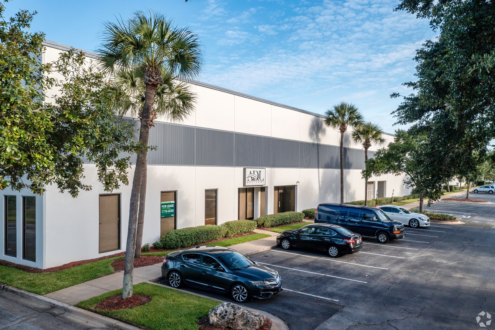7600 Kingspointe Pky, Orlando, FL for Rent