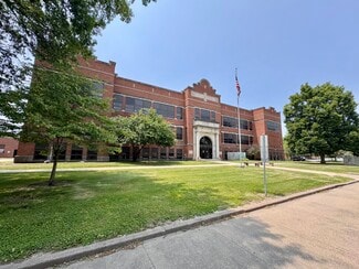 Macomb, IL Schools - 208 S Johnson St